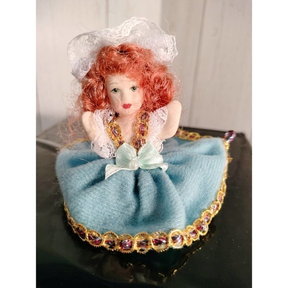 Mini Porcelain Dolls lot of 4 and 2.5" tall - Picture 11 of 16